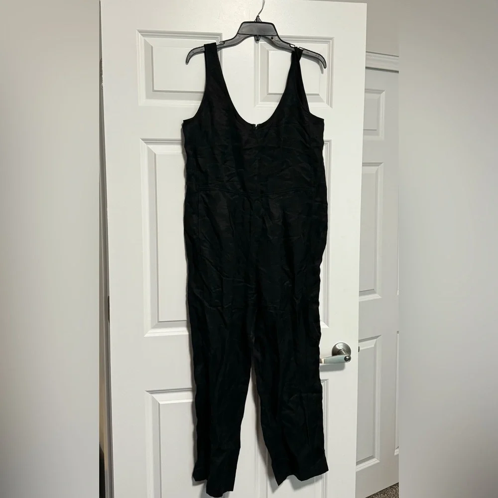 NEW! Banana Republic Black Viscose-Linen Jumpsuit - Size Medium 🍄‍🟫